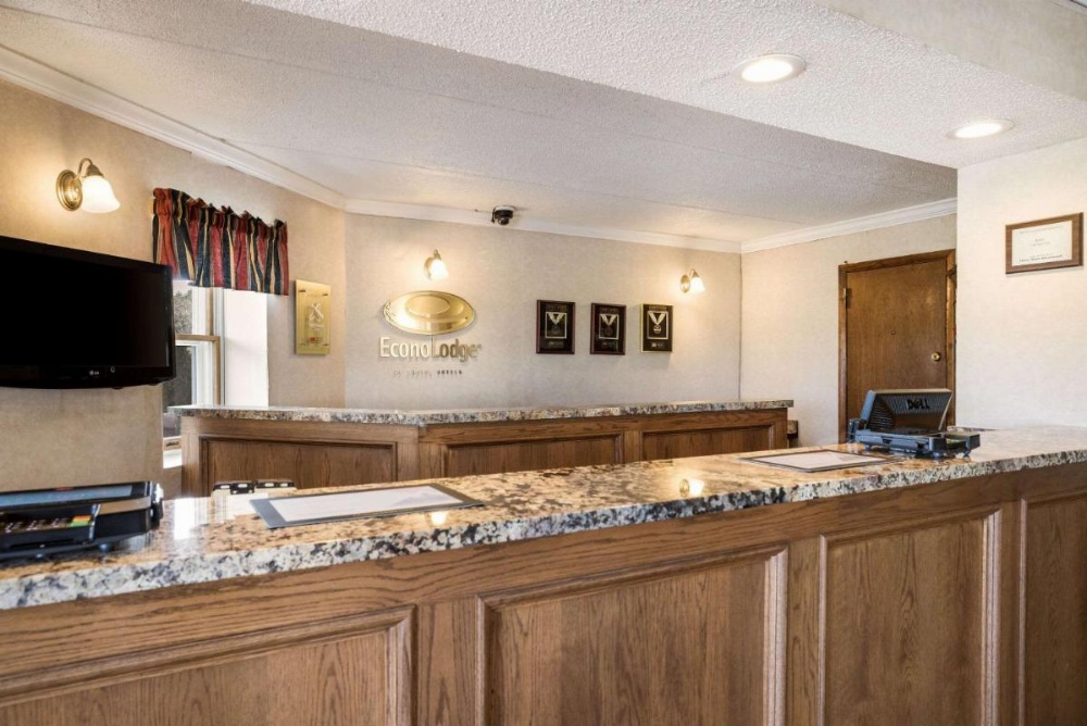 Econo Lodge Darien Lakes Image 14