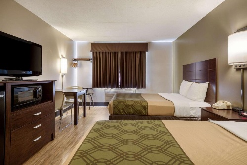 Econo Lodge Darien Lakes image 24