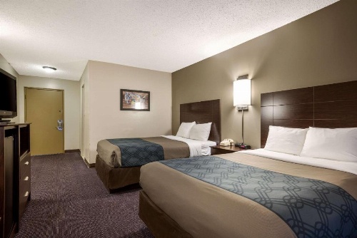 Econo Lodge Darien Lakes image 26