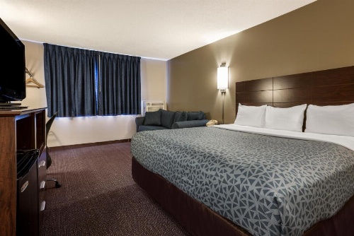 Econo Lodge Darien Lakes image 38