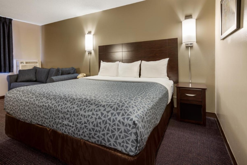 Econo Lodge Darien Lakes Image 39